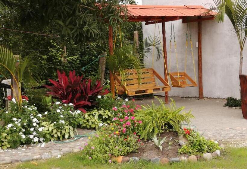 هتل Hosteria B Y B