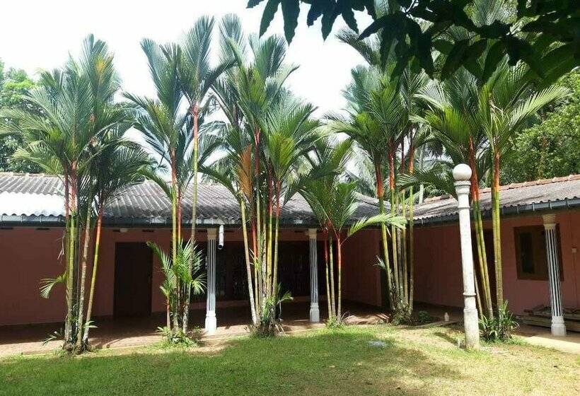 Contour Heritance Hotel  Delgoda Walawwa