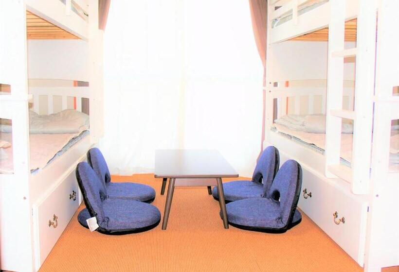 Yenn's Marina Inn Zamami Condominium