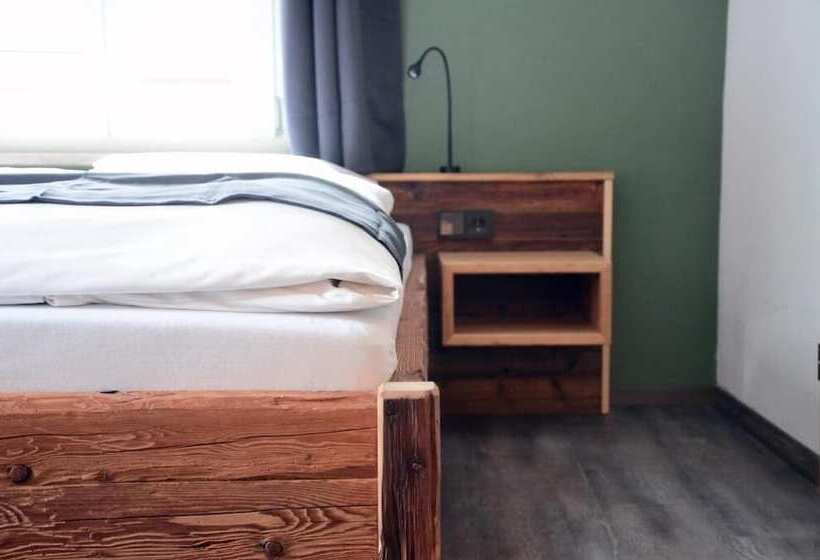 הוסטל Genusswerk Krug Sb