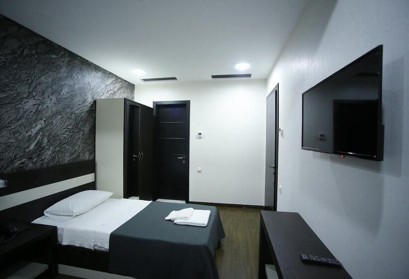 پانسیون West Tower