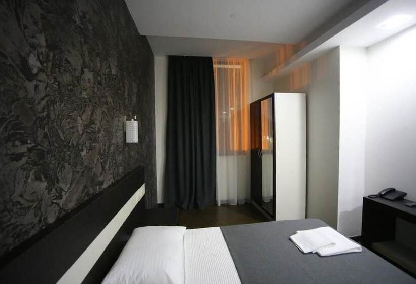 پانسیون West Tower