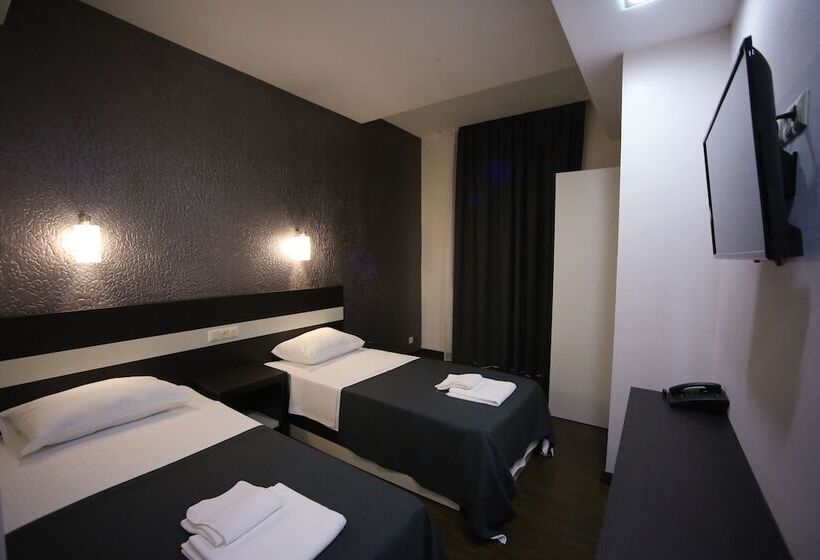 پانسیون West Tower