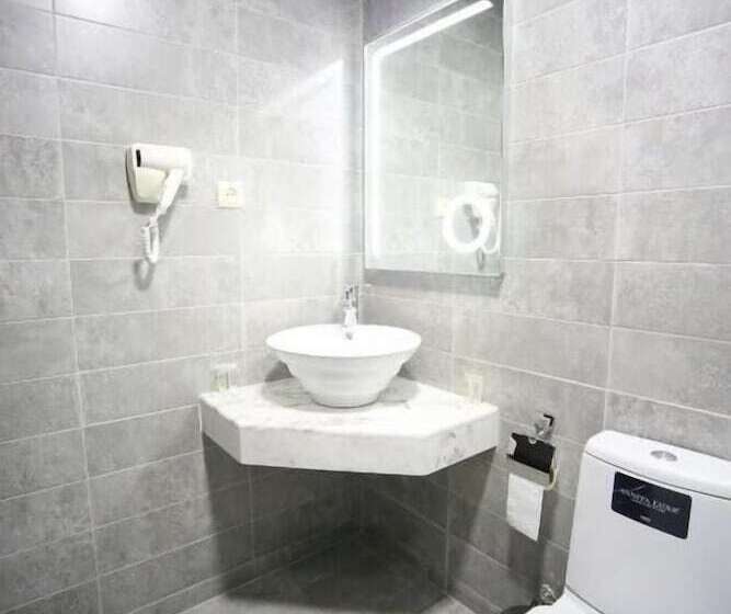 پانسیون West Tower