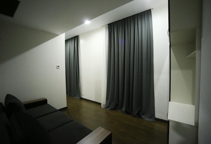 پانسیون West Tower