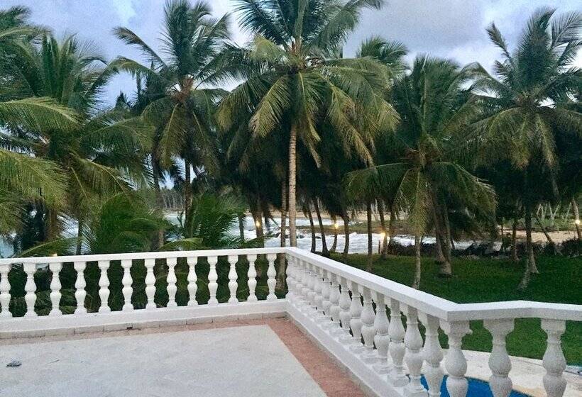 Baoba Breeze Bed & Breakfast  Beachfront Paradise