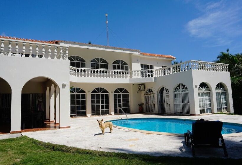 Baoba Breeze Bed & Breakfast  Beachfront Paradise