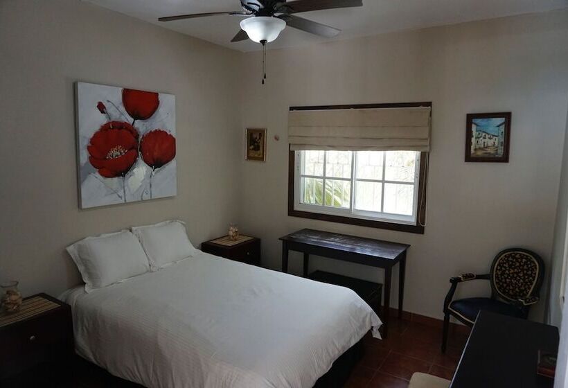 Baoba Breeze Bed & Breakfast  Beachfront Paradise