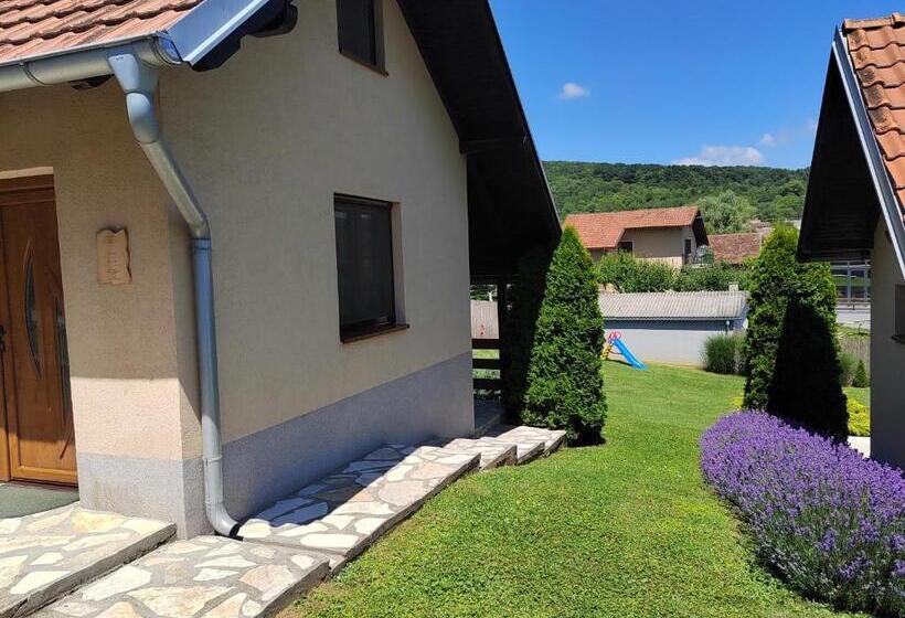 پانسیون Garden 022