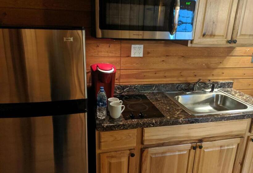 هتل Stateline Cabin