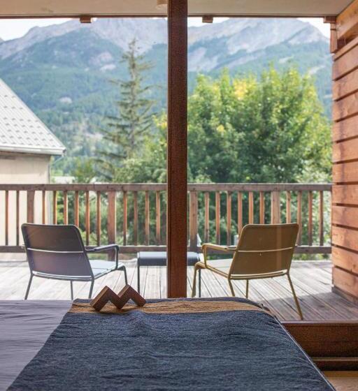 ホテル Hôtel Restaurant Le Monêtier