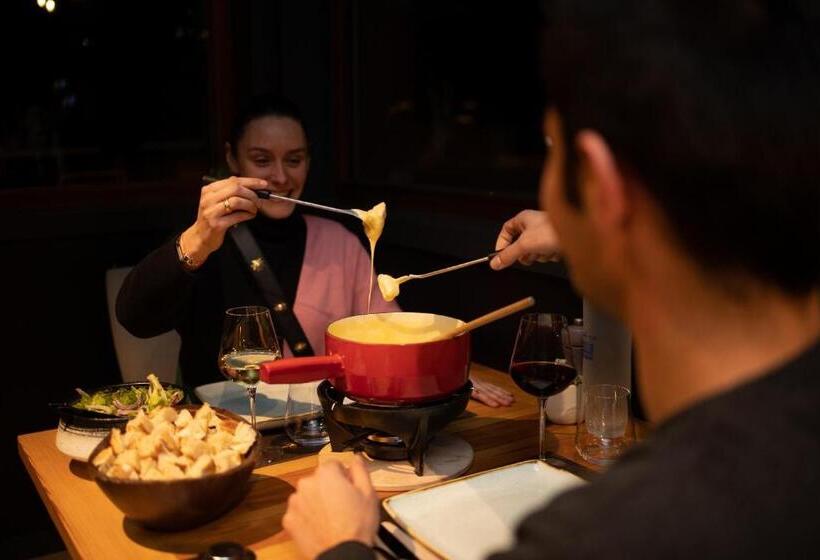 ホテル Hôtel Restaurant Le Monêtier