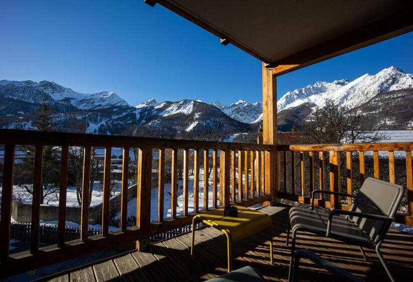 ホテル Hôtel Restaurant Le Monêtier