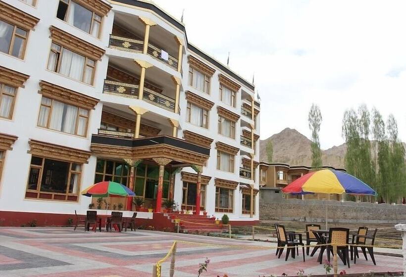 Пансион The Grand Chubi