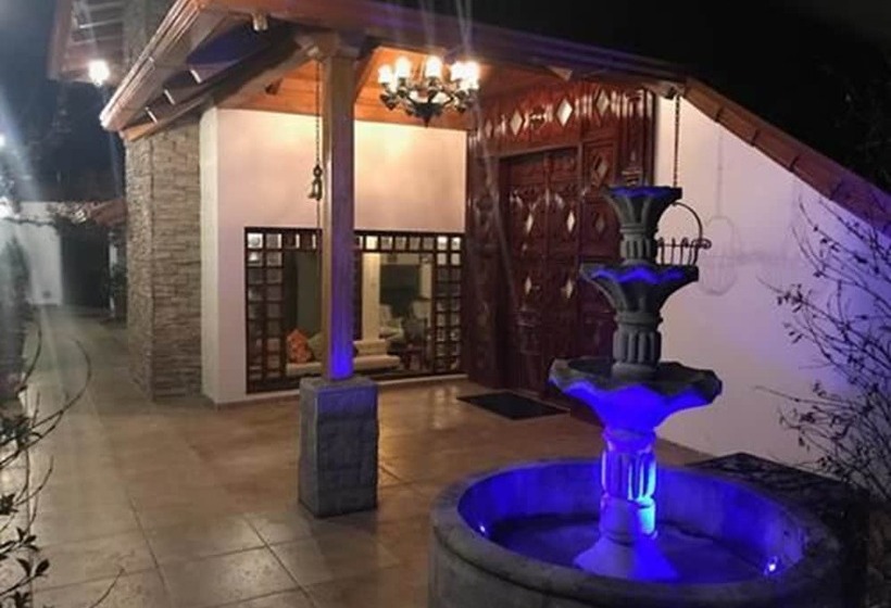 پانسیون Hostal Dulce Hogar