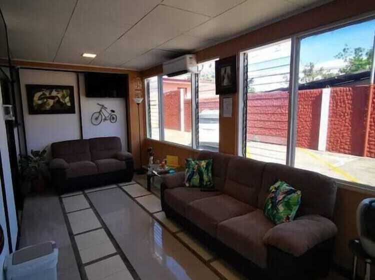 Toucan Hostel