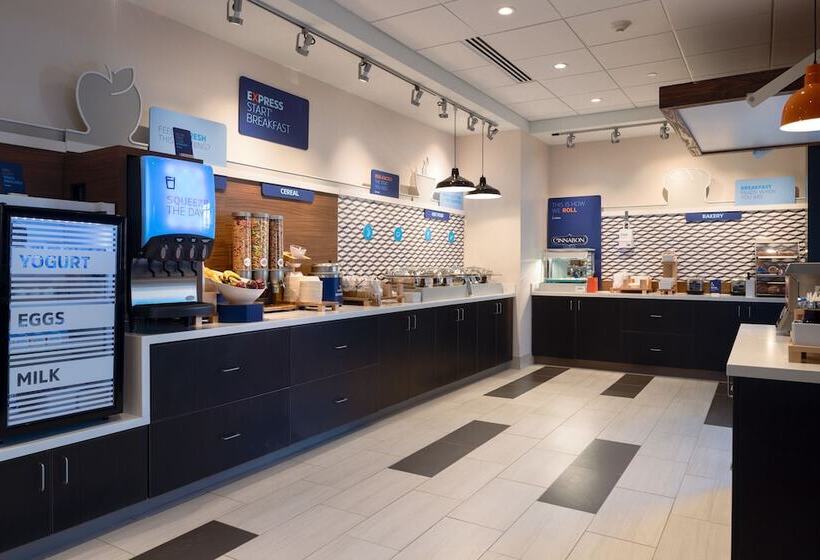 בית מלון כפרי Holiday Inn Express & Suites   Tulsa Downtown   Arts District, An Ihg