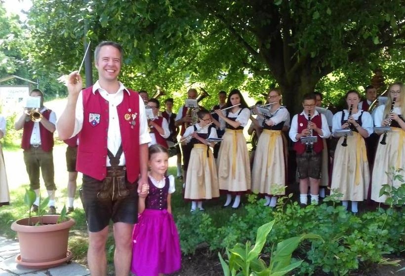 בית מלון כפרי Landgasthof Henghuber