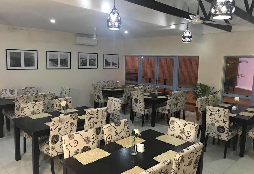 هتل The White House