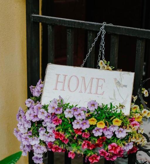 پانسیون Dali Lila's House Seaview Guesthouse