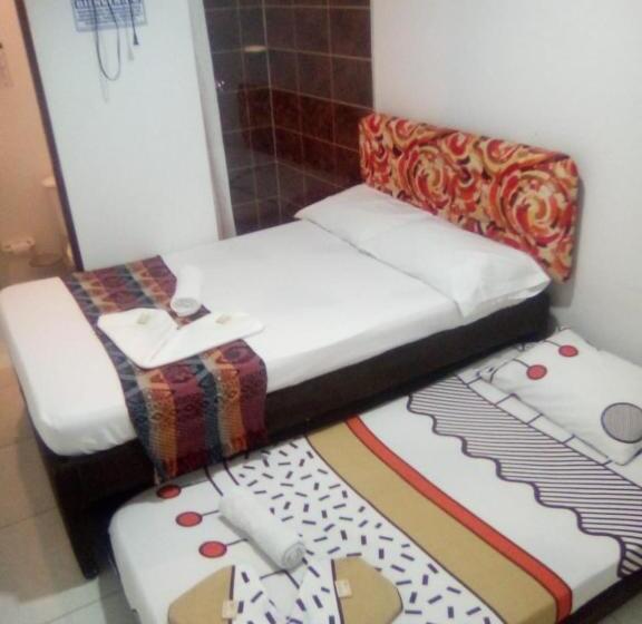 هاستل Montecarlos