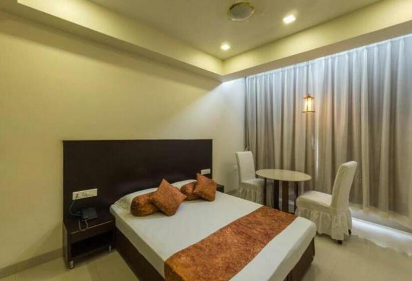 호텔 Sri Kamal International