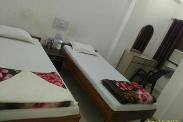 پانسیون Sharda Guest House