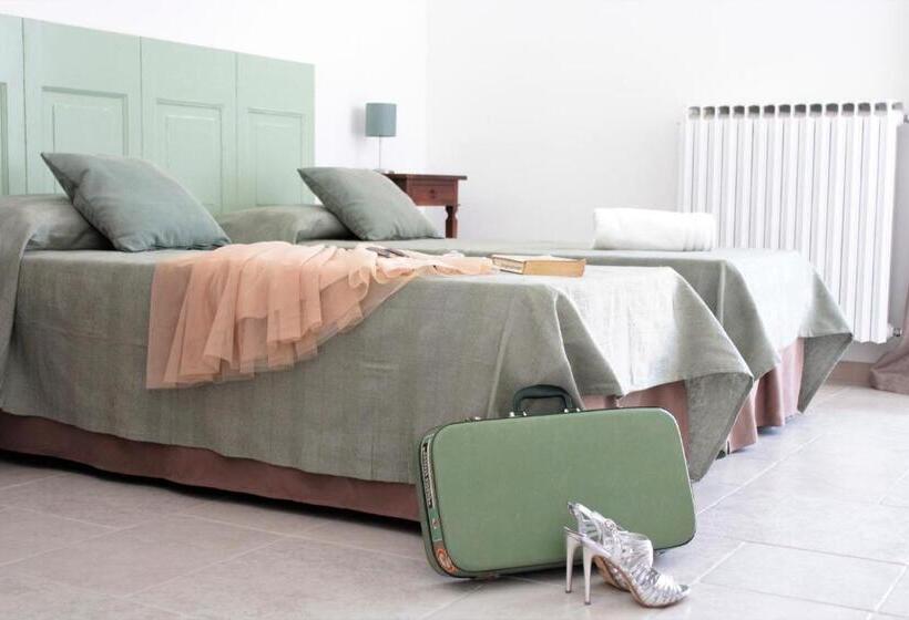 تختخواب و صبحانه A Casa Ventotto
