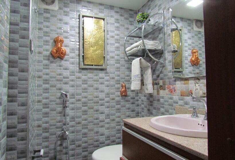 هتل Apartasuite Normandia