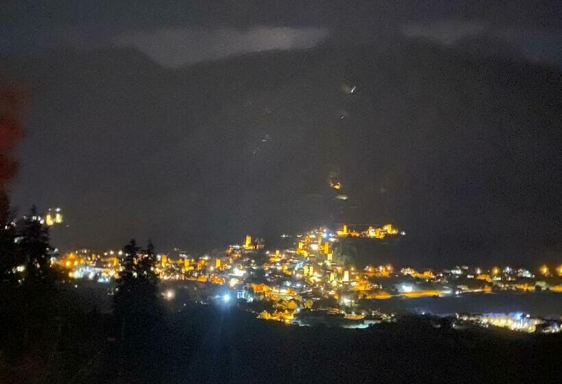 پانسیون Iuri Udesiani S Guesthouse