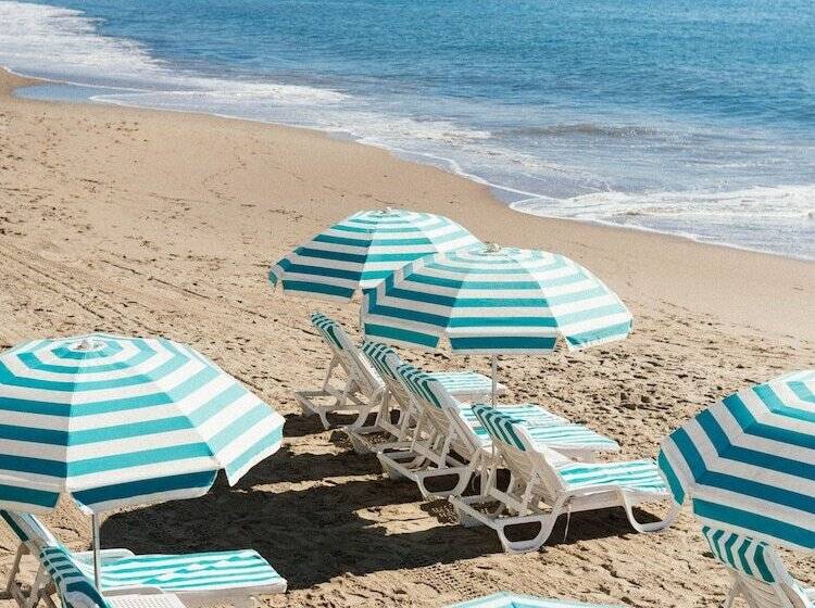 אתר נופש Rosewood Miramar Beach