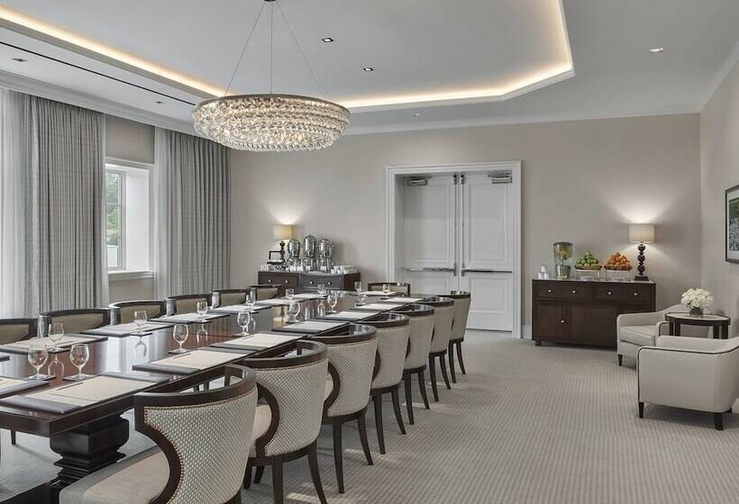 אתר נופש Rosewood Miramar Beach