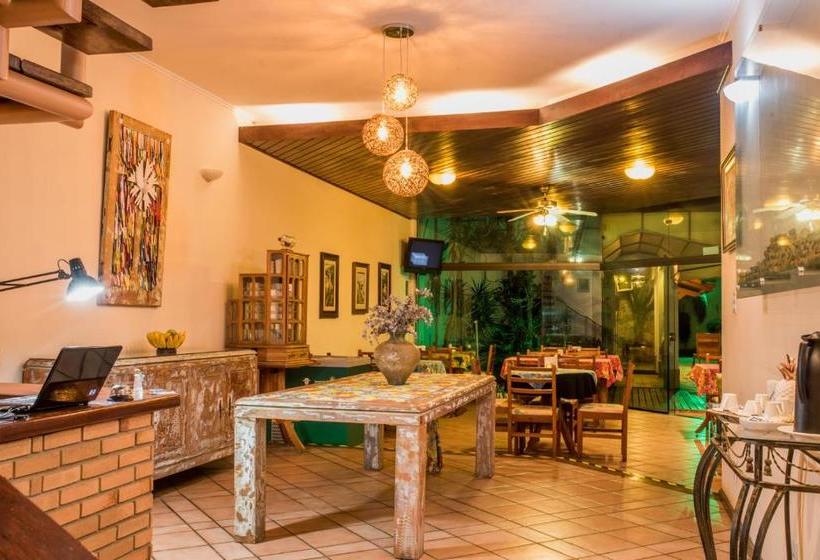 הוסטל Rogai Hotel Pousada