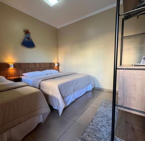 הוסטל Rogai Hotel Pousada