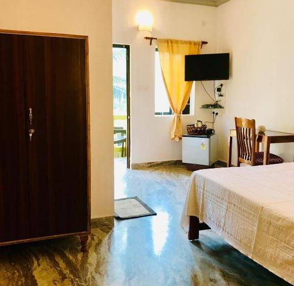 تختخواب و صبحانه Laligurasvilla Beachside Escape   100m To Beach