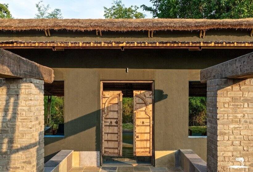 Отель Red Earth Tadoba