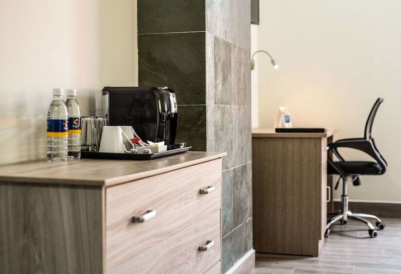 هتل Comfort Inn Irapuato