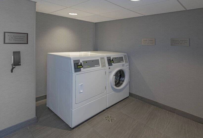 هتل Courtyard By Marriott Halifax Dartmouth