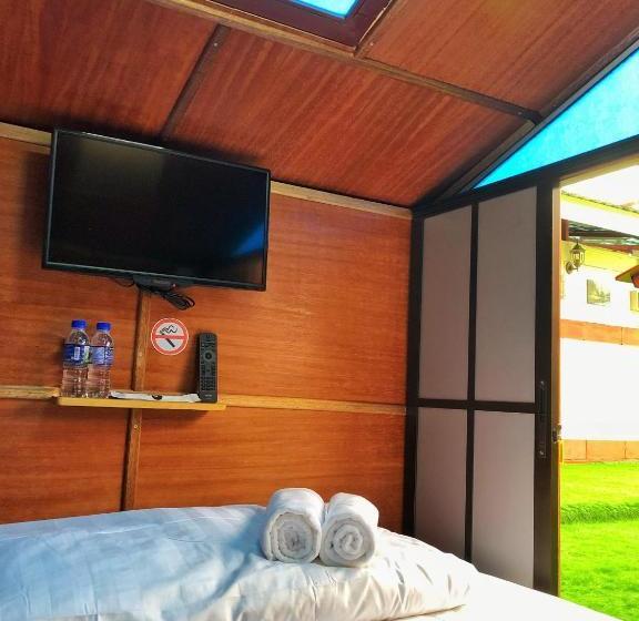 هتل کپسول Kea Garden Mini Chalet   Hostel