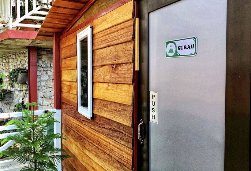 هتل کپسول Kea Garden Mini Chalet   Hostel