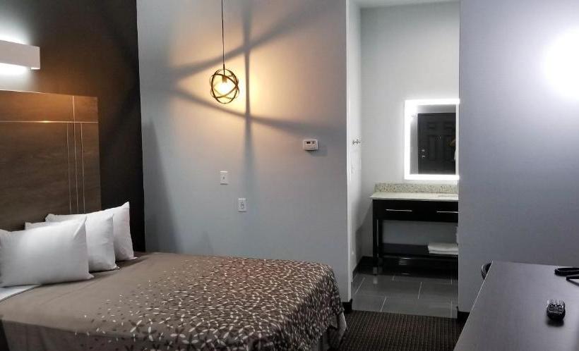 فندق على الطريق Continental Inn & Suites