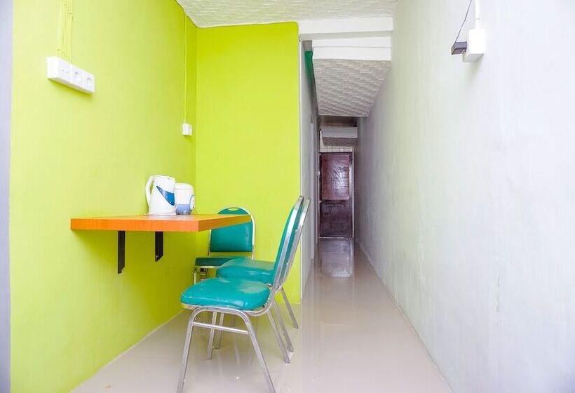 Hotel Oyo 433 Nelvi Residence Syariah