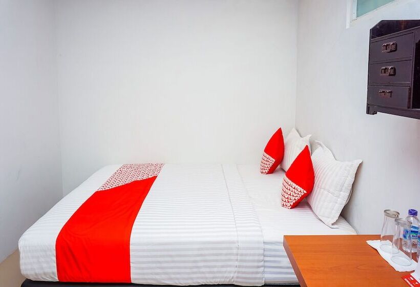 Hotel Oyo 433 Nelvi Residence Syariah