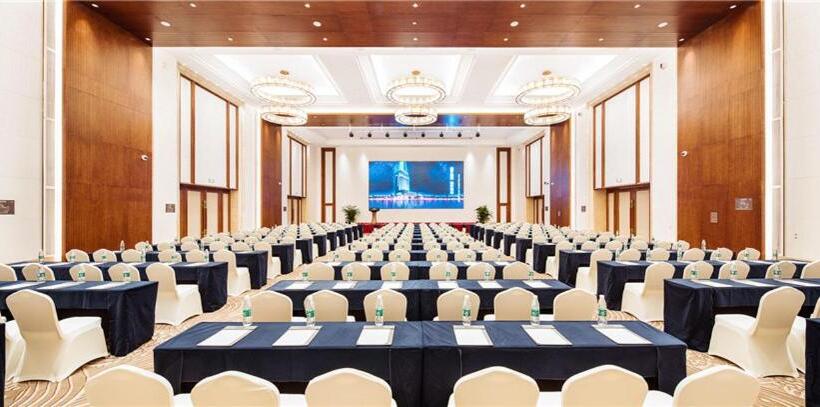 Отель Howard Johnson New District Plaza Ziyang