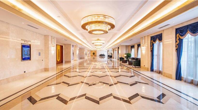 Отель Howard Johnson New District Plaza Ziyang