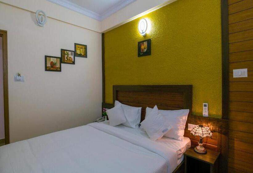 Отель Blue Bell Cochin Airport