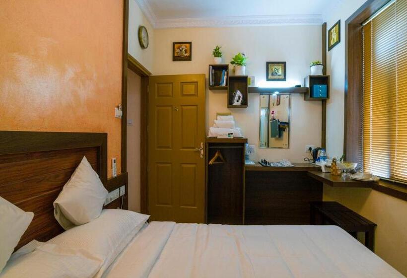 Отель Blue Bell Cochin Airport