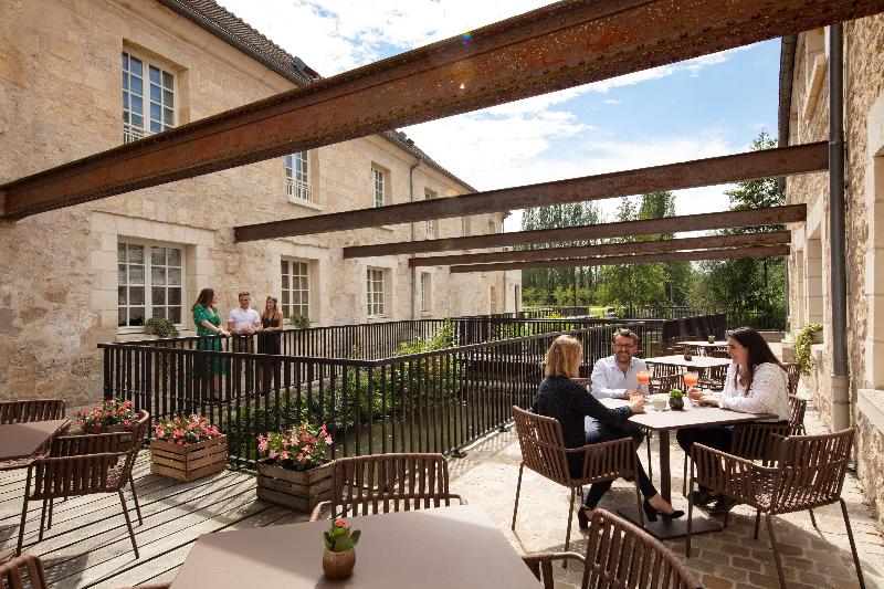 هتل Le Grand Pavillon Chantilly