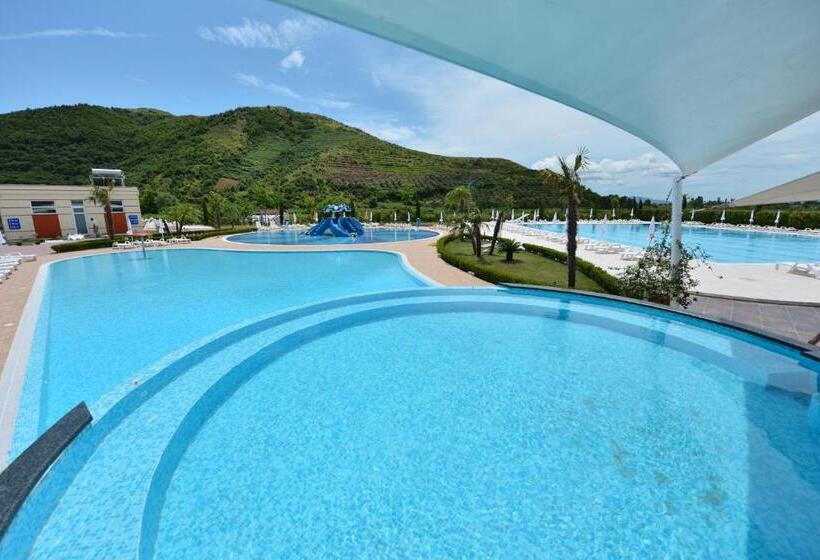 استراحتگاه Luani A Spa & Wellness Center