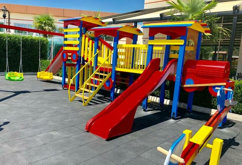 استراحتگاه Luani A Spa & Wellness Center